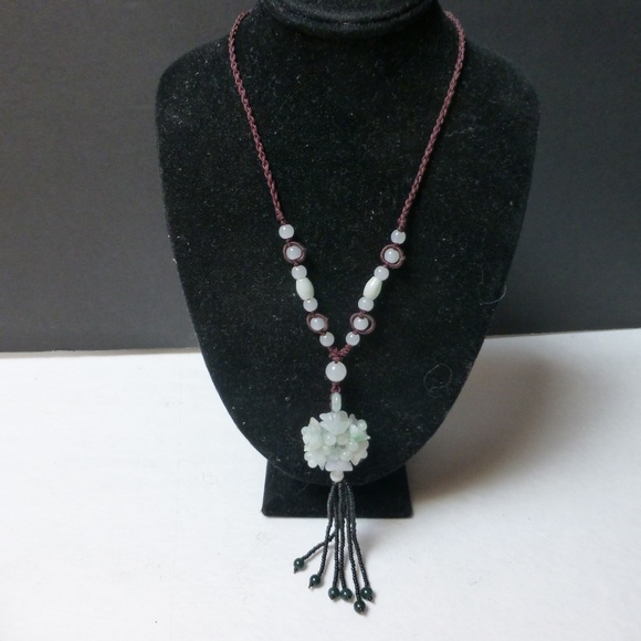 ETERNAL SPRING JADE NECKLACE FLOWER  MACRAME F… - Picture 4 of 4